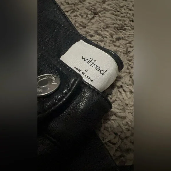 EUC ARITIZIA Wilfred Melina faux leather straight leg black pant. Size 4. - Picture 5 of 6